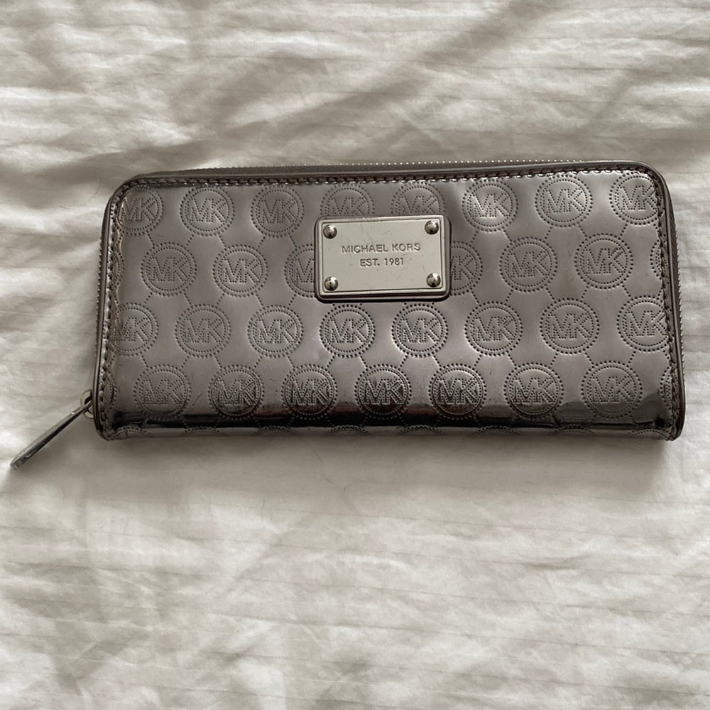 Michael Kors Metallic Zip Wallet